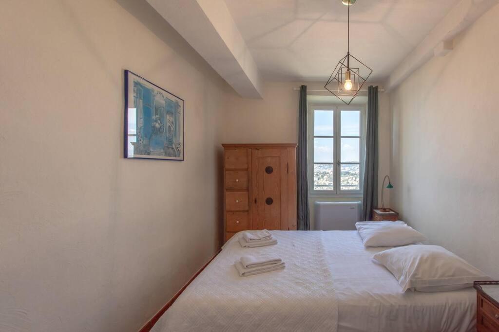 L26 Bonnard 10pax Pool, Garden, Parking, Ac Villaer