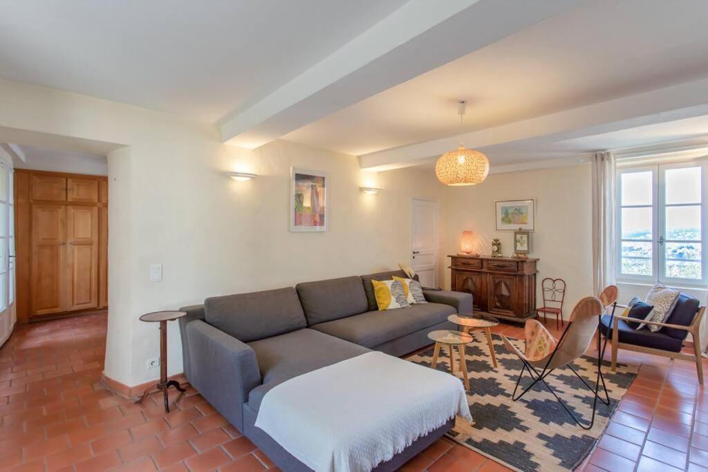 L26 Bonnard 10pax Pool, Garden, Parking, Ac Villaer